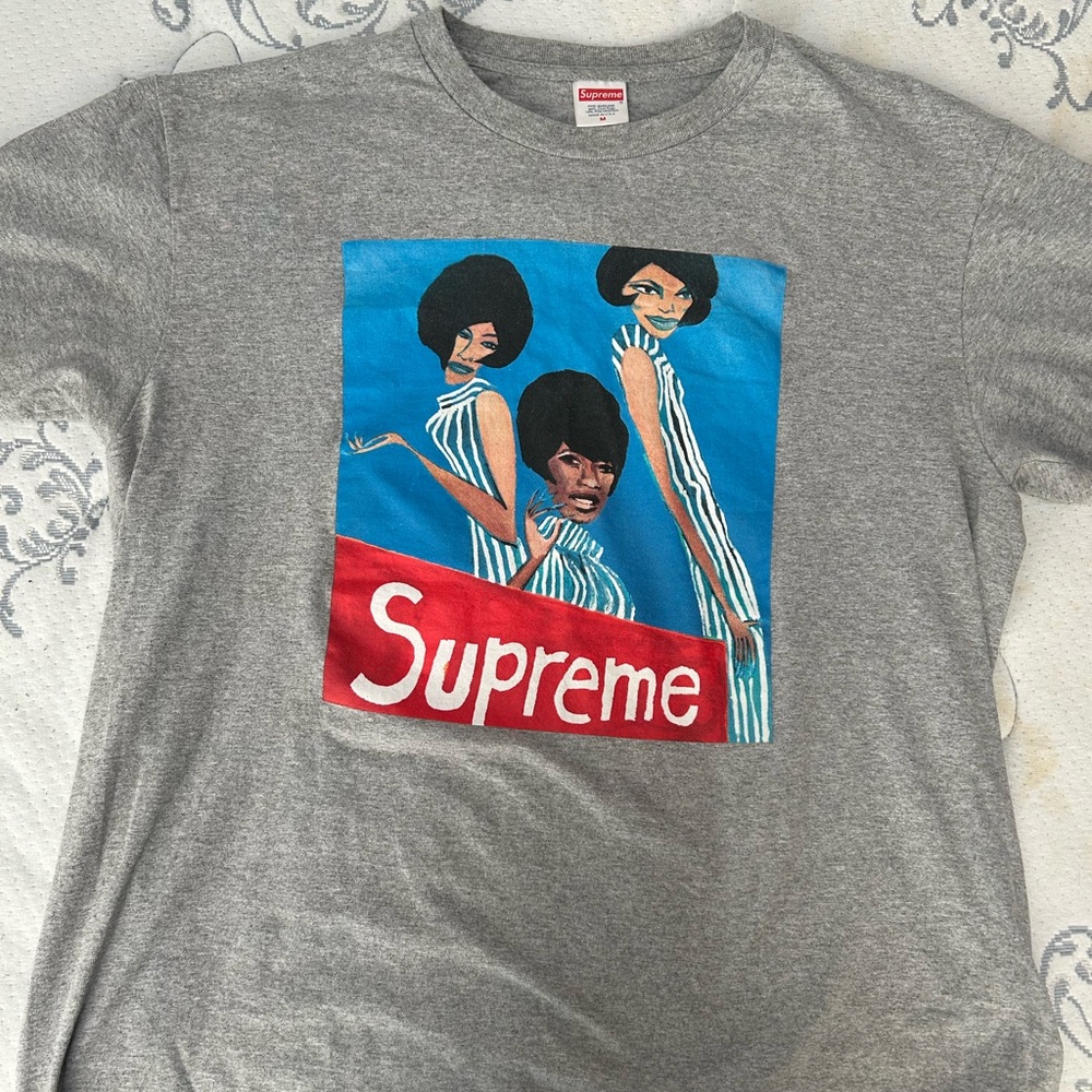 Supreme group tee